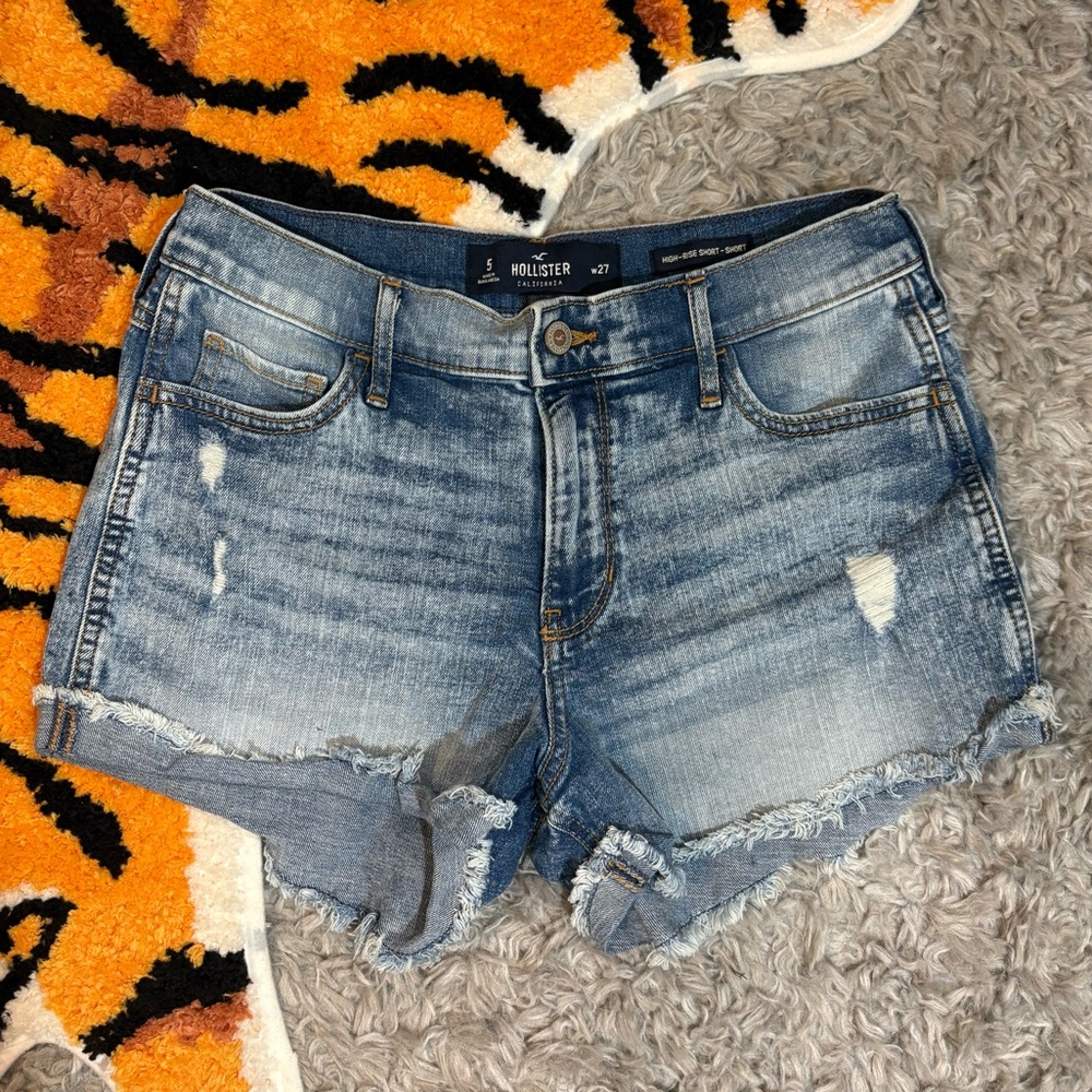 Hollister High-Rise Jean Shorts Denim - Size 5 W27